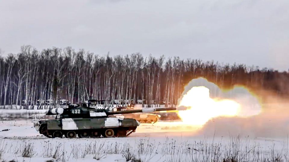 Aus Slowenien könnte die Ukraine mit T-72-Panzern russischer Bauart (hier ein Archivbild) unterstützt werden. Deutschland könnte Slowenien dafür mit Panzern vom Typ Leopard-2, Marder oder Puma entschädigen.