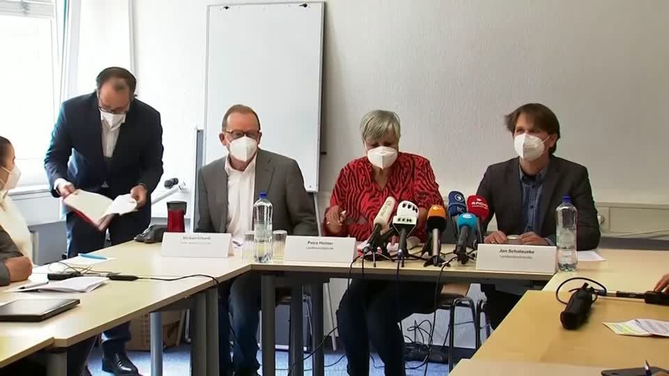 Video: Vorwürfe sexualisierter Gewalt: Hessische Linke bitten um Verzeihung Video: Vorwürfe sexualisierter Gewalt: Hessische Linke bitten um Verzeihung