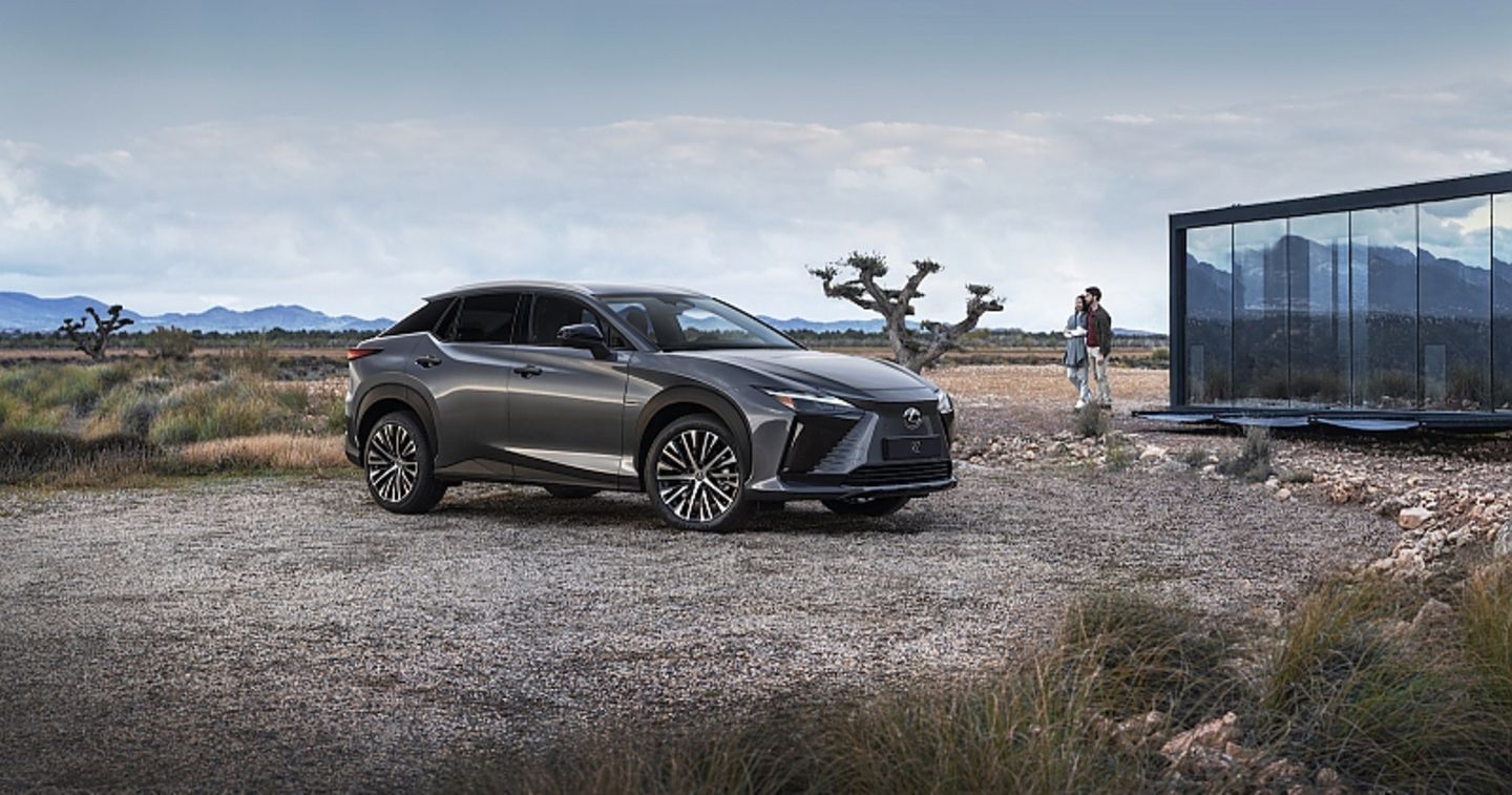 Lexus RZ 450e