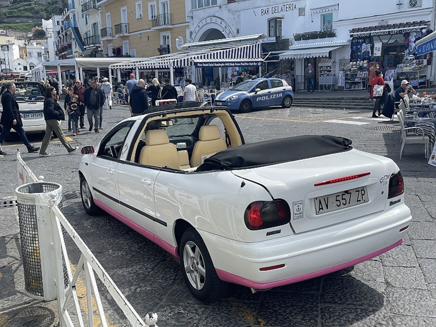 Autos auf Capri 2022