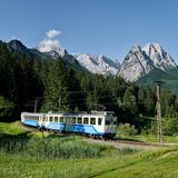 Die Zahnradbahn fährt vom bayerischen Garmisch-Partenkirchen bis auf die Zugspitze