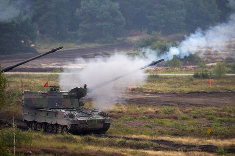 Hohe Präzision und hohe Feuerrate zeichnen die Panzerhaubitze 2000 aus.