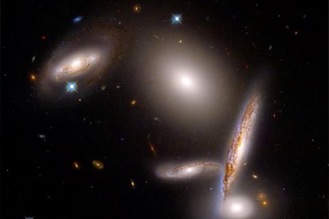 Weltall: Nasa zeigt ungewöhnliche Aufnahmen von Galaxien-Sammlung