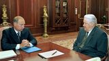 Das Foto zeigt Putin und den damaligen Präsidenten Jelzin bei einem Treffen im Kreml im Juli 1999.