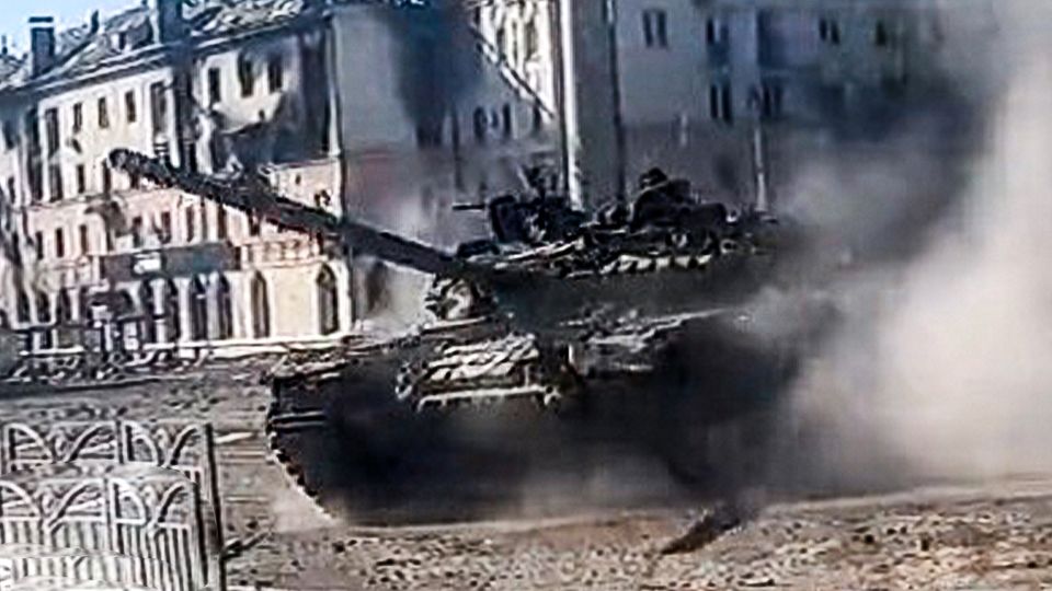 Ukraine: Russischer Panzer in Mariupol Ukraine: Russischer Panzer in Mariupol