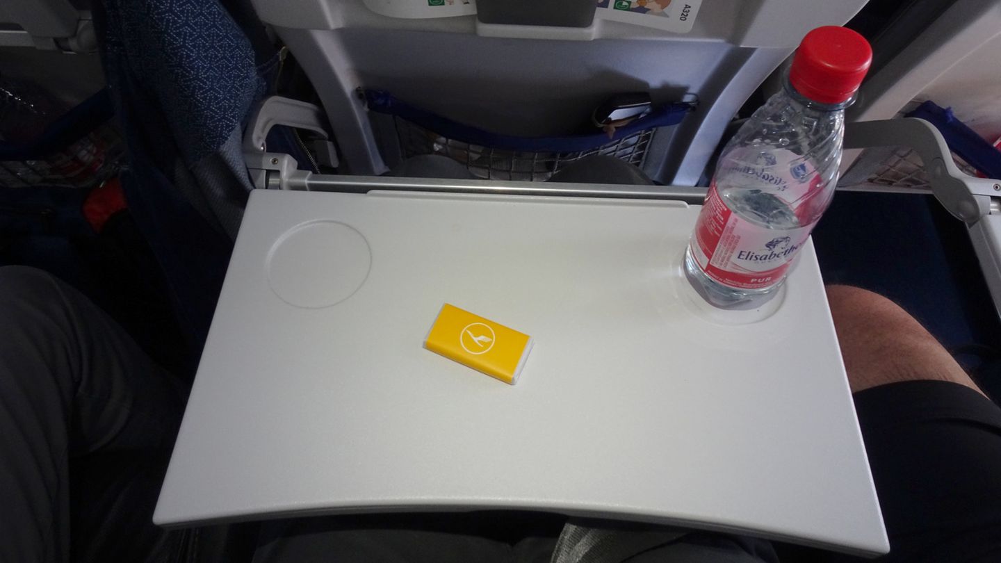 Lufthansa: Beberapa penumpang harus mengatur tanpa makanan