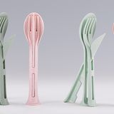 Über die Plagiate des Klikk-Bestecksets hat sich die Jury offenbar ganz besonders aufgeregt. Auch die Nachahmungen der kleineren Pocket-Version werden mit einem Negativpreis ausgezeichnet. Die Plagiarius-Awards wurden 2022 bereits zum 46. Mal vergeben, um auf Ideenklau und geschäftsschädigende Nachahmungen aufmerksam zu machen.