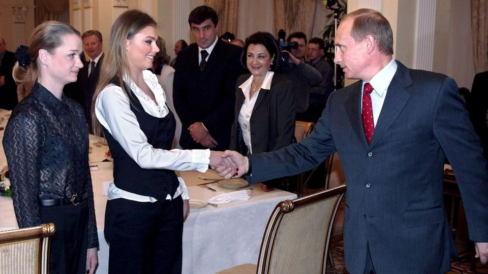 Alina Kabajewa und Wladimir Putin 2004