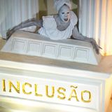 Und diese Darstellerin fordert "Inklusion", also die Teilhabe aller Menschen ohne Ansehen ihrer Person.