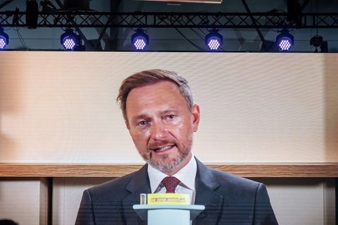 Christian Lindner spricht beim FDP-Parteitag via Video-Schalte zu den Delegierten