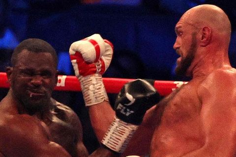 Der entscheidende Schlag: Mit einem rechten Aufwärtshaken schickt Tyson Fury seinen Kontrahenten Dillian Whyte auf die Bretter
