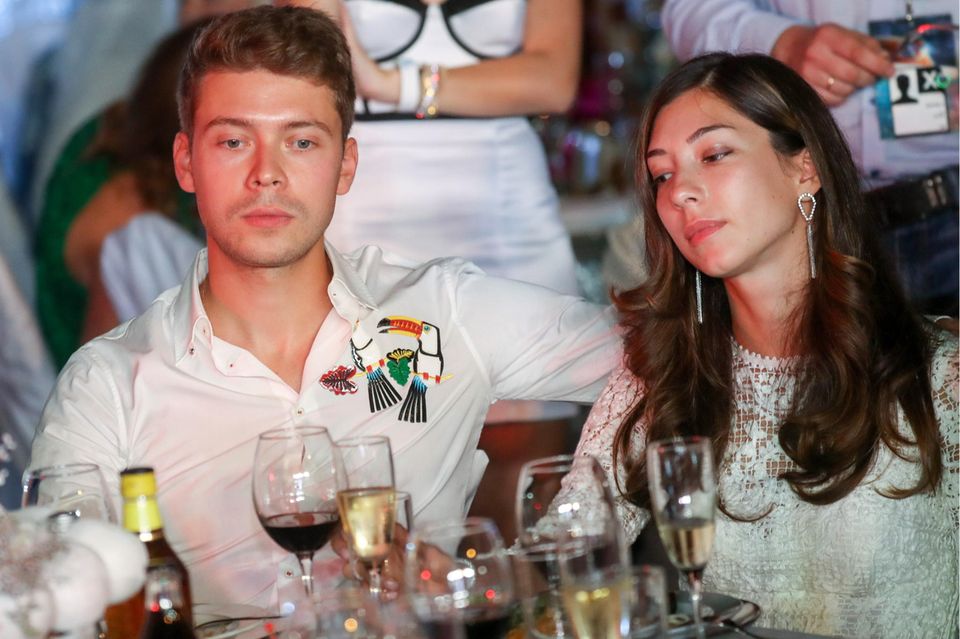 Ilya Medvedev, son of Dmitry Medvedev, is attending a White Party as part of the 2018 New Wave Song Contest.  While his father, the deputy head of the Russian Security Council, threatens Europe with nuclear weapons, the offspring live in the United States, Russia's hated enemy.  He has U.S. citizenship and operates a gas station and supermarket chain at age 27. 