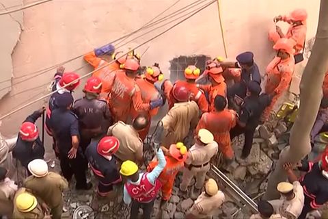 Video: Tote bei Hauseinsturz in Neu-Delhi