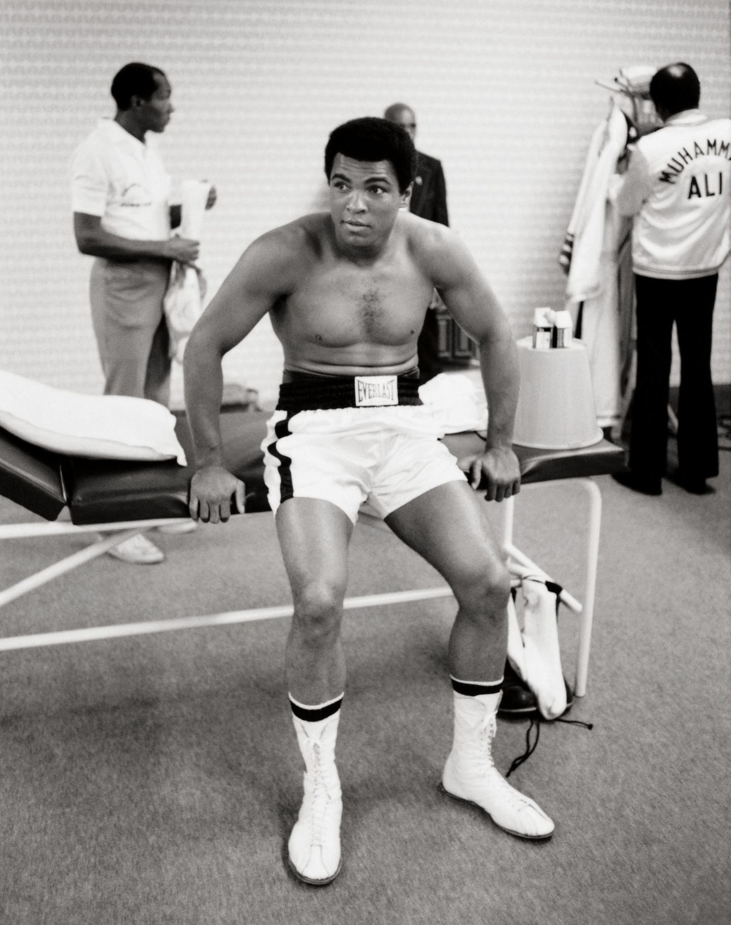 Muhammad Ali in der Umkleidekabine vor einem Boxkampf