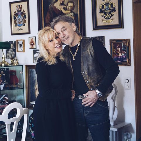 Maria und René Weller in ihrem Esszimmer