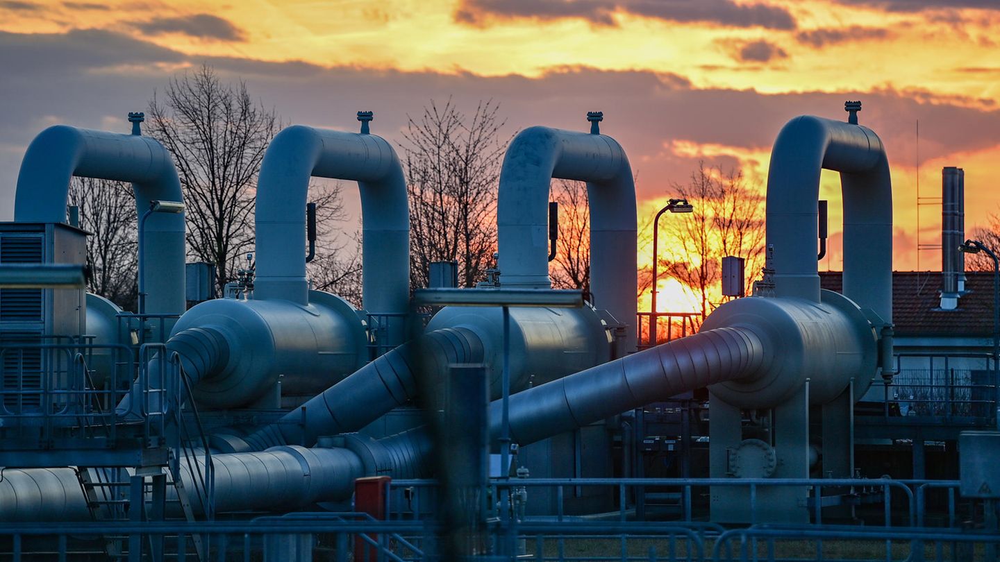 Rosja planuje w środę wstrzymać dostawy gazu ziemnego do Polski