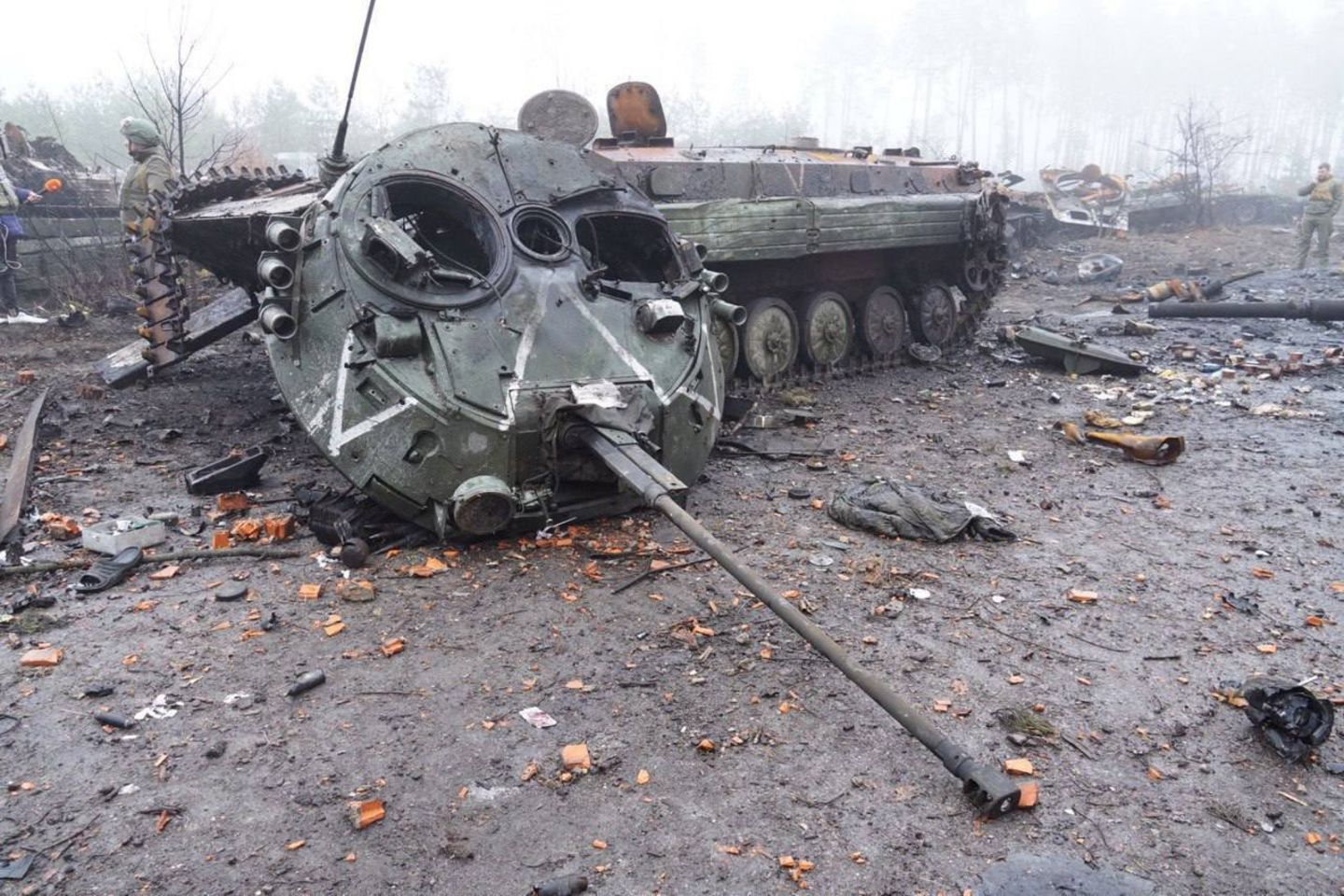 Nicht nur die T-Panzer verlieren den Turm bei Explosionen im Inneren.