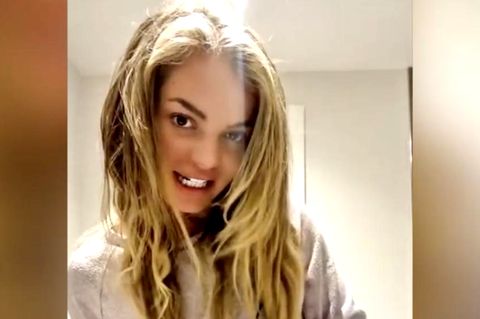 Influencerin wäscht sich Haare nur ein Mal im Monat