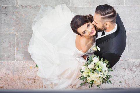 Hochzeit: So planen Sie eine günstige aber pompöse Feier