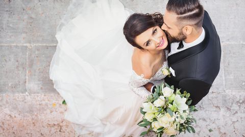 Hochzeit: So planen Sie eine günstige aber pompöse Feier