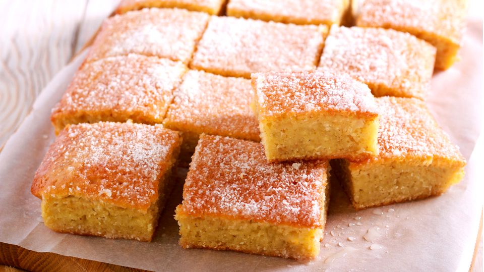 Rührkuchen im Blitzrezept Ein Rührkuchen mit Puderzucker