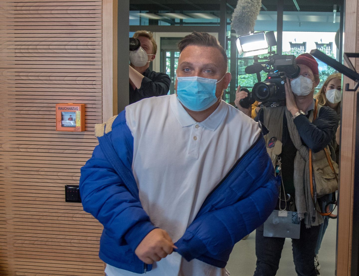 Menowin Fröhlich Menowin Fröhlich