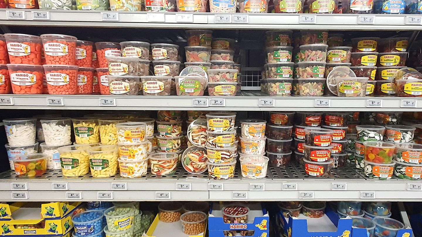 Süßwaren: Haribo macht viele froh – für 29 Prozent ist es die liebste Naschmarke. Um den zweiten Platz streiten sich Lindt (16 Prozent) und Milka (15 Prozent).