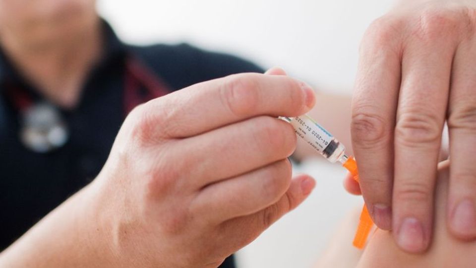 Eine neue Studie gibt Hinweise darauf, dass Antibiotika die Impfwirkung bei Kinder verringern könnte.