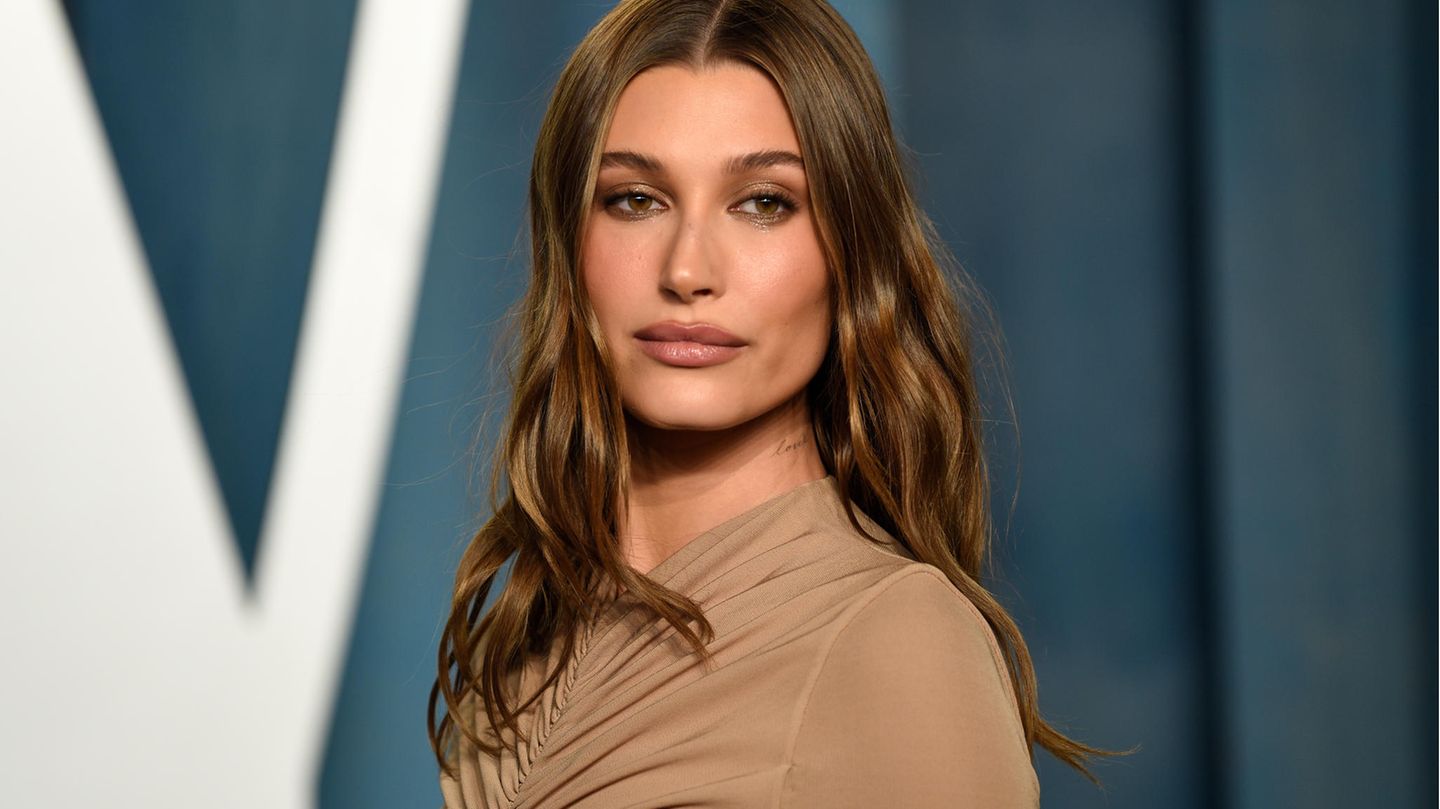 Hailey Bieber hatte einen Mini-Schlaganfall
