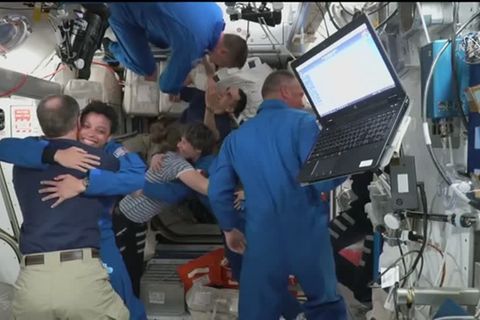 ISS: Neue Crew angekommen: Ablösung für den deutschen Astronauten Matthias Maurer ist da