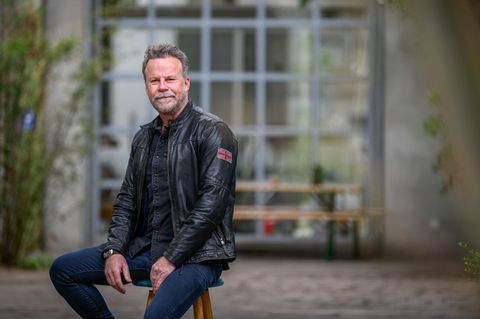 Jenke von Wilmsdorff bei einen Dreh