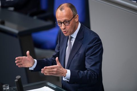 Friedrich Merz hält eine Rede im Deutschen Bundestag.