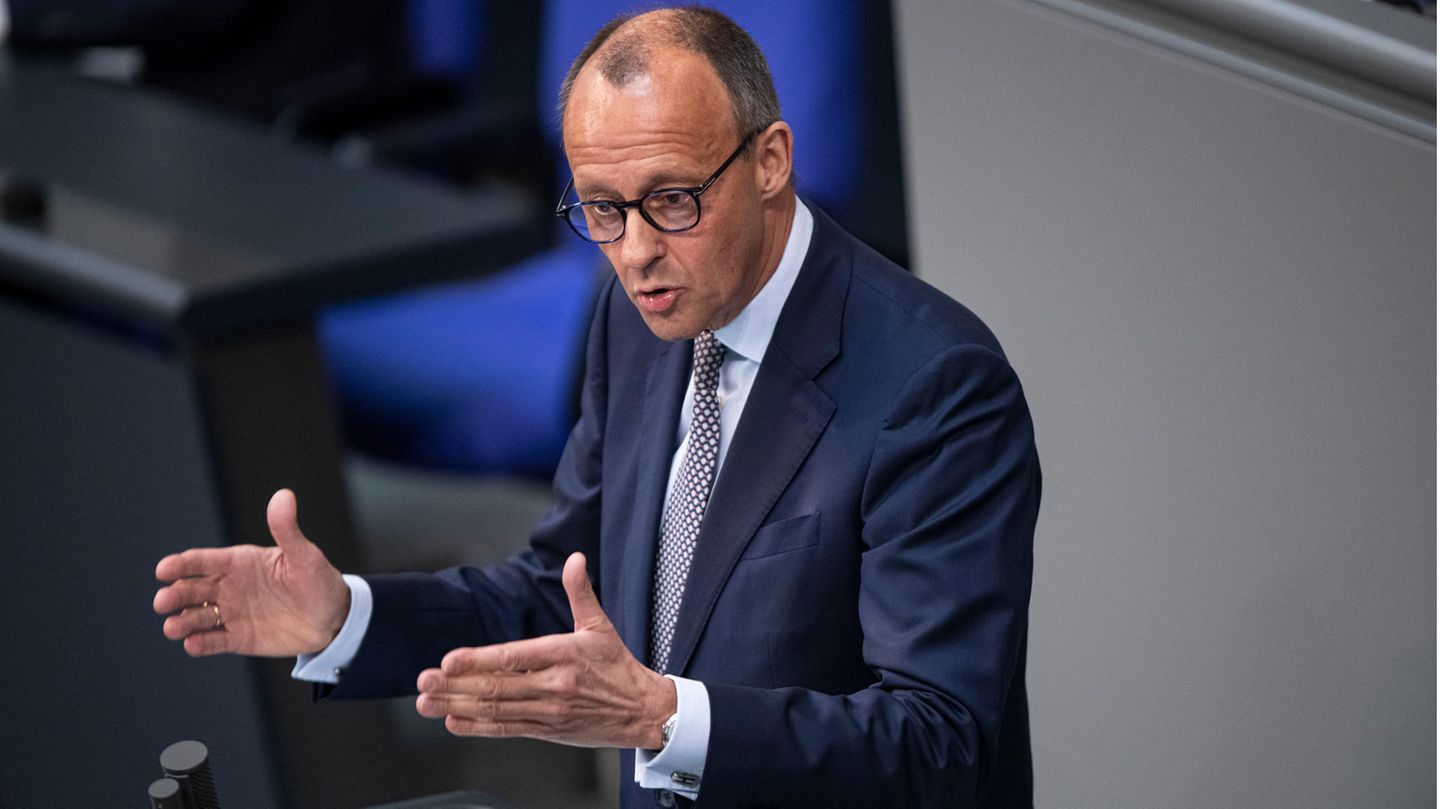 Friedrich Merz hält eine Rede im Deutschen Bundestag. Friedrich Merz hält eine Rede im Deutschen Bundestag.