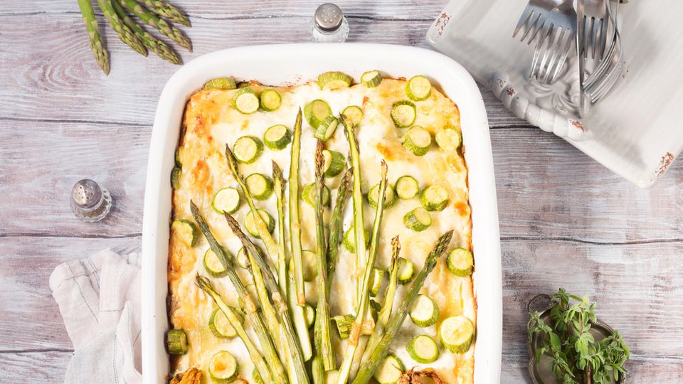 Der Klassiker neu interpretiert: Leckere Spargellasagne für den Frühling