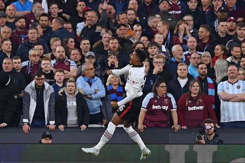 Ansgar Knauff von Eintracht Frankfurt jubelt über seinen 1:0-Führungstreffer gegen West Ham United