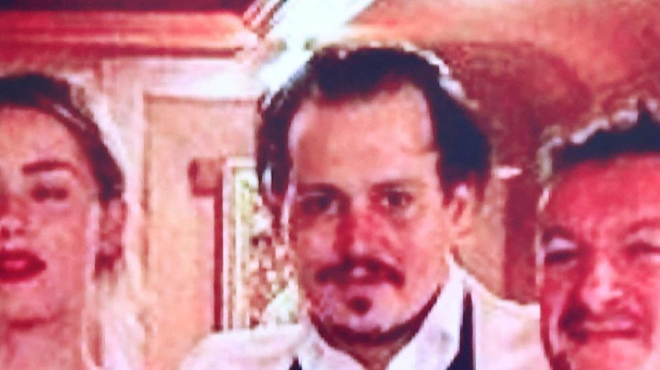 Jonny Depp mit Blessuren im Gesicht Jonny Depp mit Blessuren im Gesicht