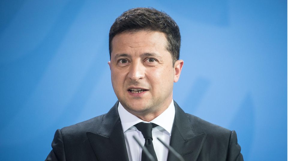 Faktencheck: Fake-Video zeigt Kokain auf Selenskyjs Schreibtisch