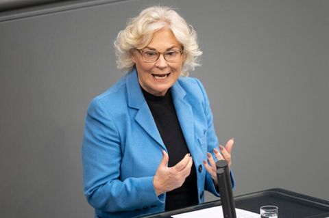Christine Lambrecht (SPD), Bundesministerin der Verteidigung