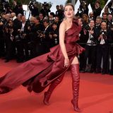 Sie trat aber auch weiterhin auf den großen Festivals auf. Bei den Filmfestspielen in Cannes sorgte sie 2019 mit einem weinroten Abendkleid und farblich dazu passenden Overknees für Aufsehen. 