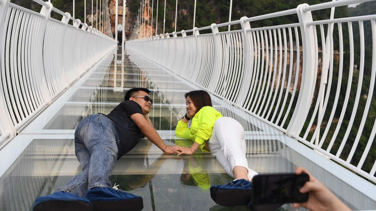 Das Brückenbauwerk für Fußgänger soll Touristen, insbesondere Instagrammer anlocken