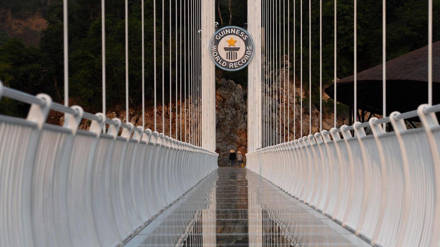 Bach-Long-Bridge