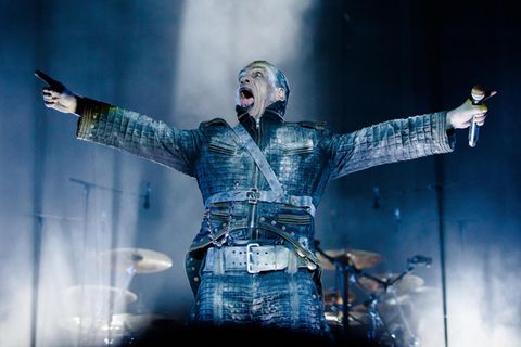 Rammstein-Frontmann Till Lindemann bei einem Konzert der Band 2016 in Dänemark