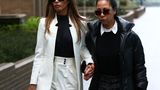 Es ist auch für sie ein schwerer Tag: Sichtlich berührt verlässt Lilian de Carvalho Monteiro den Southwark Crown Court in London und wird dabei von einer Begleiterin an der Hand gehalten. Ihr Lebensgefährte Boris Becker wurde soeben wegen Insolvenzverschleppung zu einer Haftstrafe von zwei Jahren und sechs Monaten verurteilt.