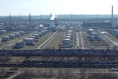 Video: Shell bekennt sich zu Raffinerie in Schwedt - Brandenburgs Wirtschaftsminister Steinbach