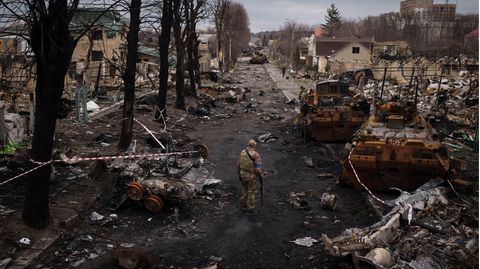 Als sich die russischen Truppen aus Butscha zurückzogen, offenbarte sich das Ganze Ausmaß der Zerstörung im Kiewer Vorort