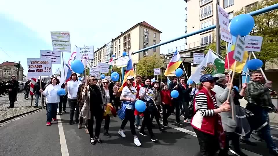 Video: Russland-Ukraine-Krieg: Demonstrationen Treffen In Dresden ...