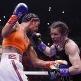 In der fünften Runde ging Taylor einmal kurz zu Boden, fing sich aber wieder