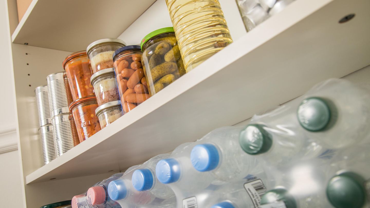 Emergency supplies for crises – you should have these foods at home