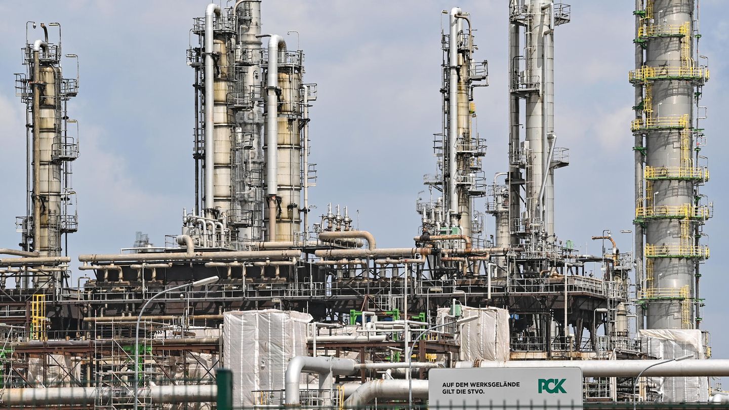 Oil embargo: What makes it complicated for Germany to give up Russian oil