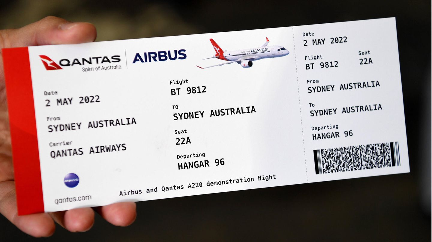 Zutritt nur mit spezieller Bordkarte: In dem Wartungshangar ist eine besondere Veranstaltung von der australischen Fluglinie und Airbus geplant.